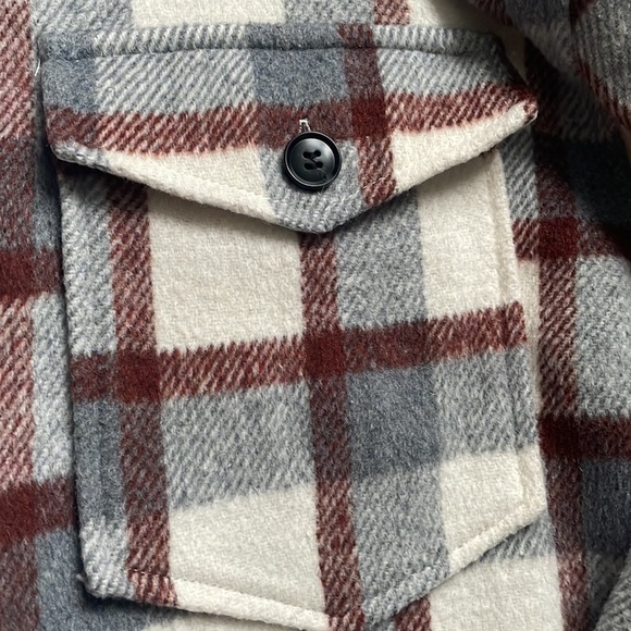 C’est moi flannel shacket, One size - Picture 3 of 5